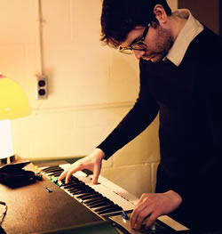 Maxime Corbeil-Perron recording Farfisa Organ